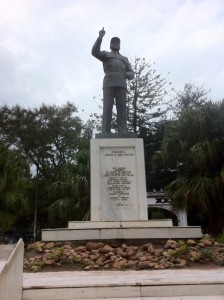 Samora Machel Statue – Jason Around The World